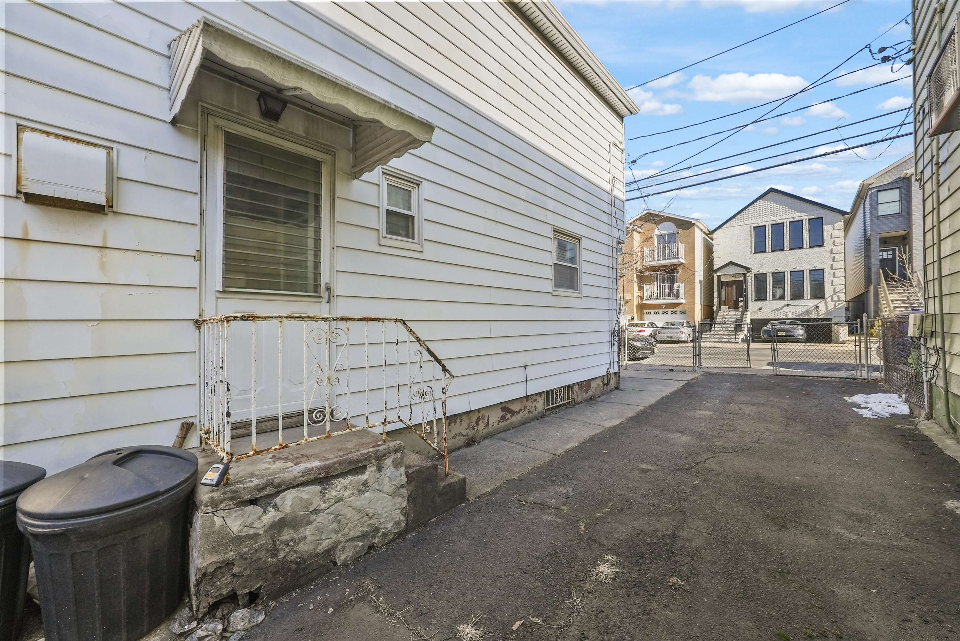 109 Terhune Ave, Jersey City, New Jersey image 24