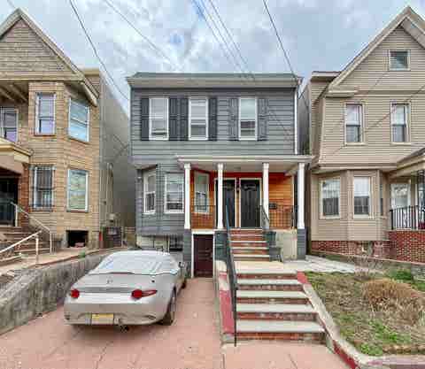 Apartment For Rent - 12 Romaine Ave<br/> Jersey City, NJ 07306