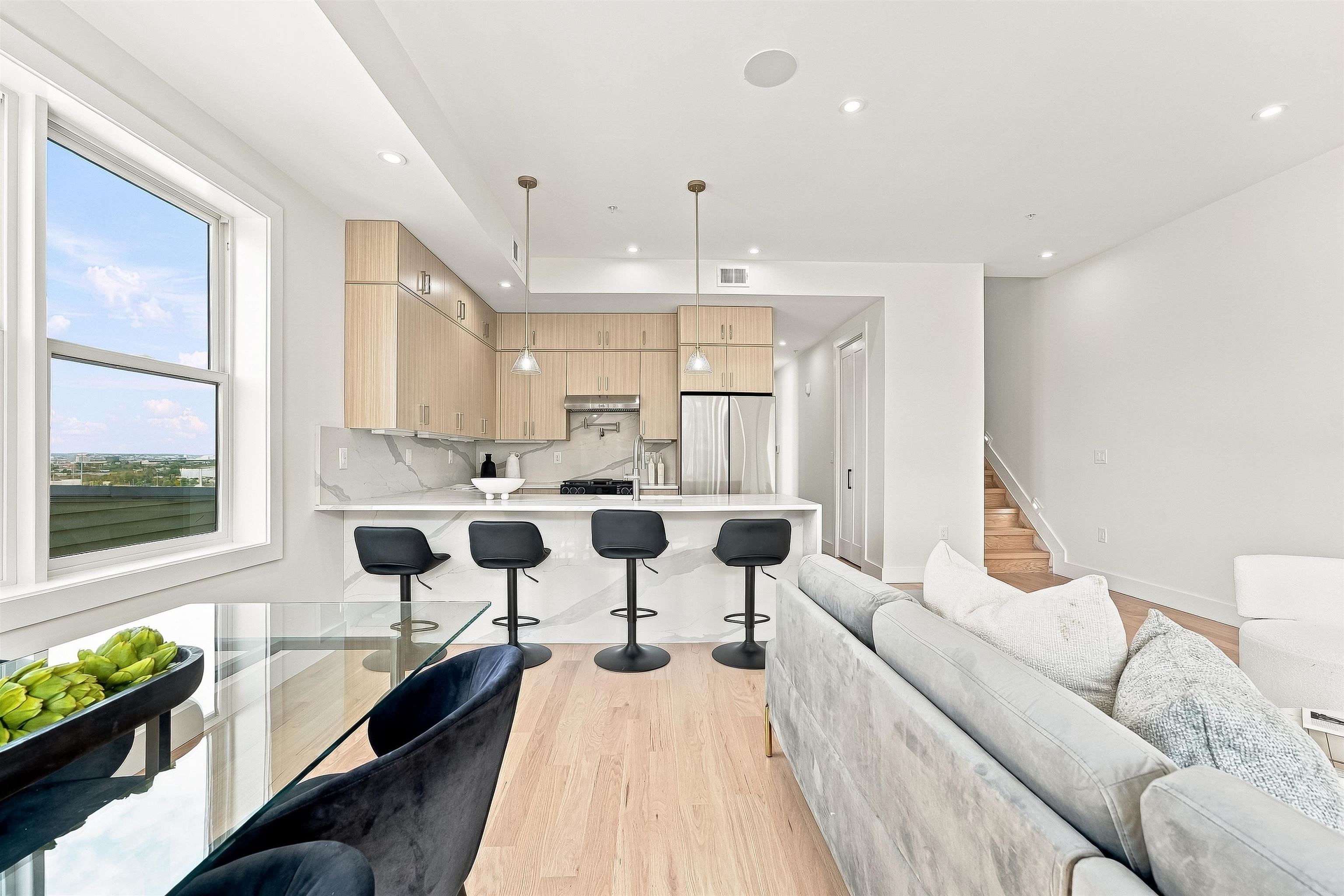 152 BLEECKER ST 3