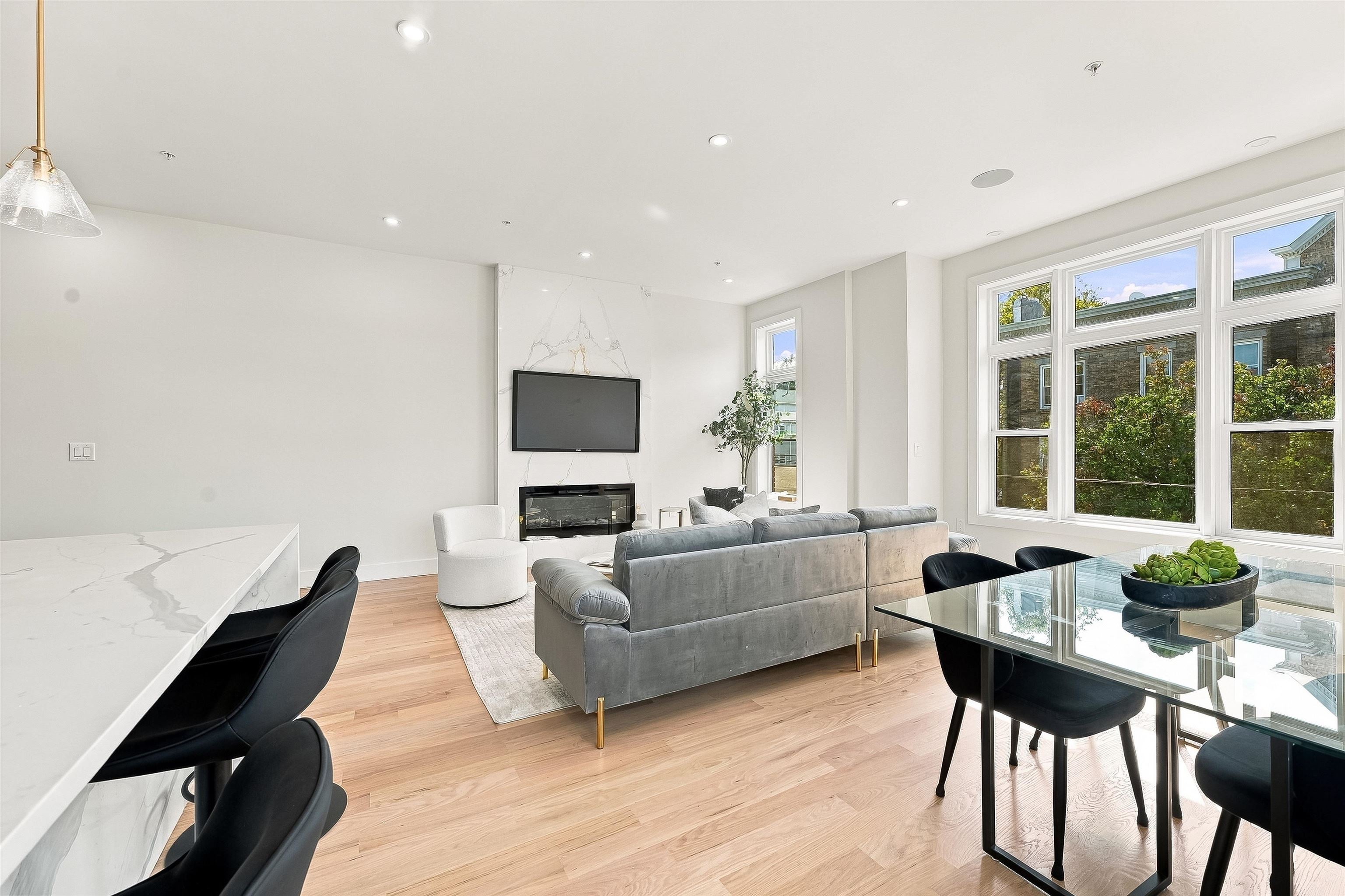 152 BLEECKER ST 3