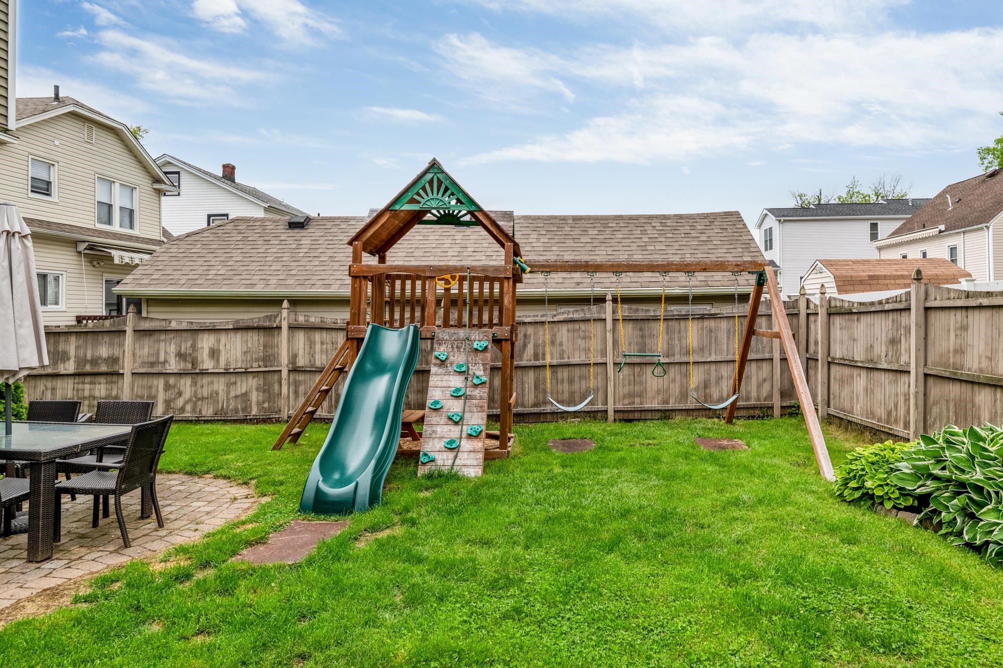 52 Woodward St, Saddle Brook, New Jersey image 41