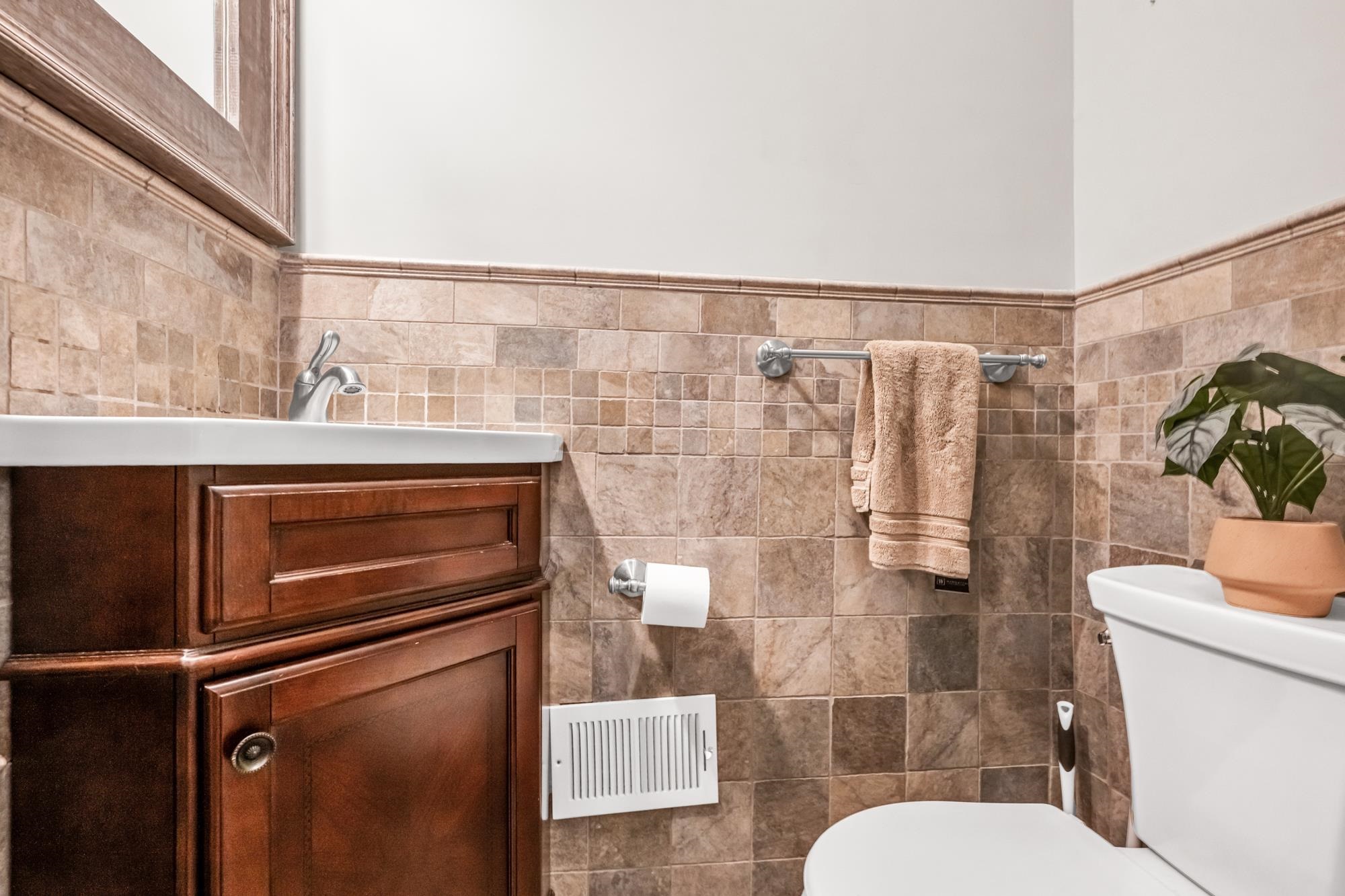 52 Woodward St, Saddle Brook, New Jersey image 15