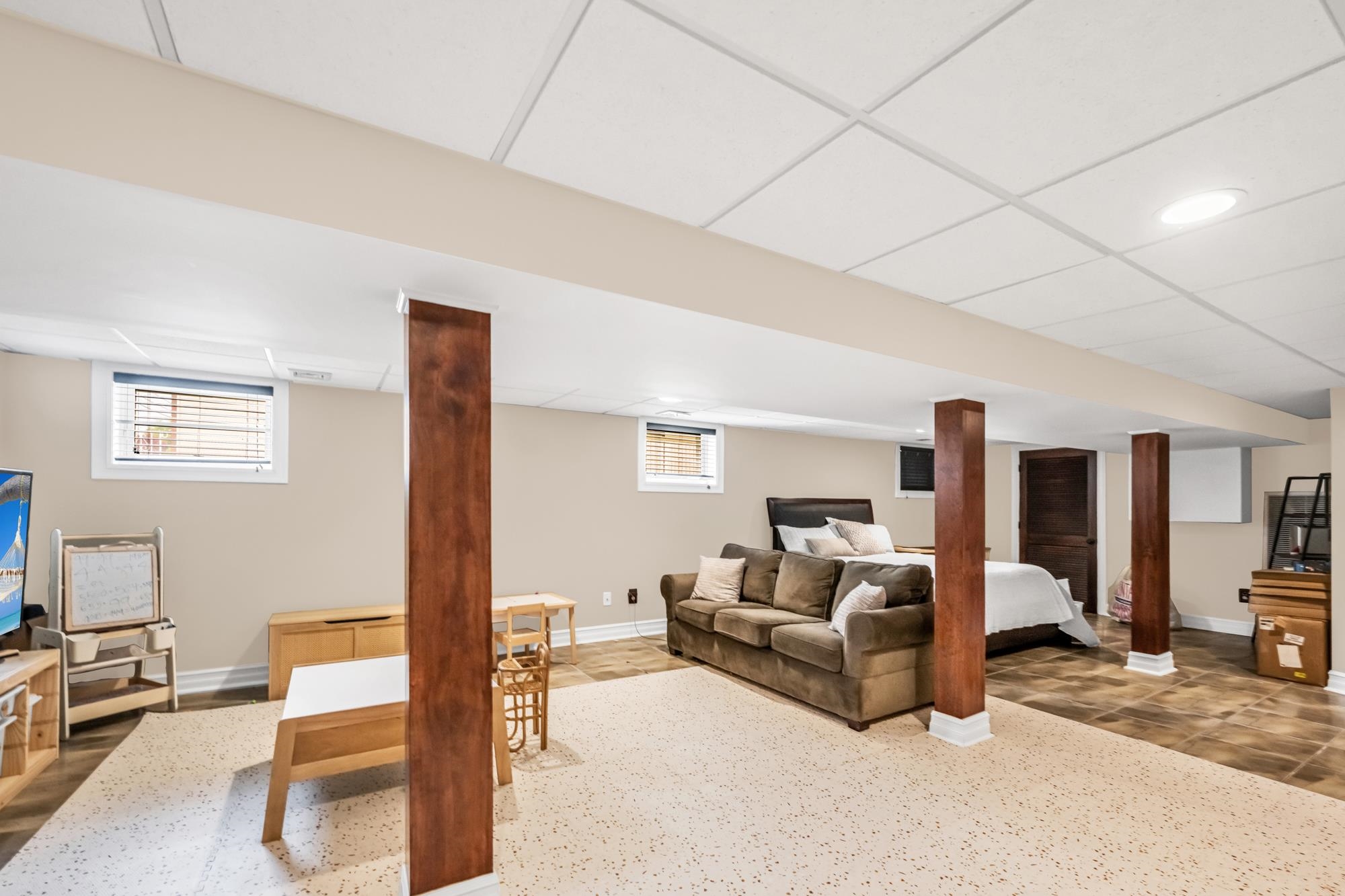 52 Woodward St, Saddle Brook, New Jersey image 34