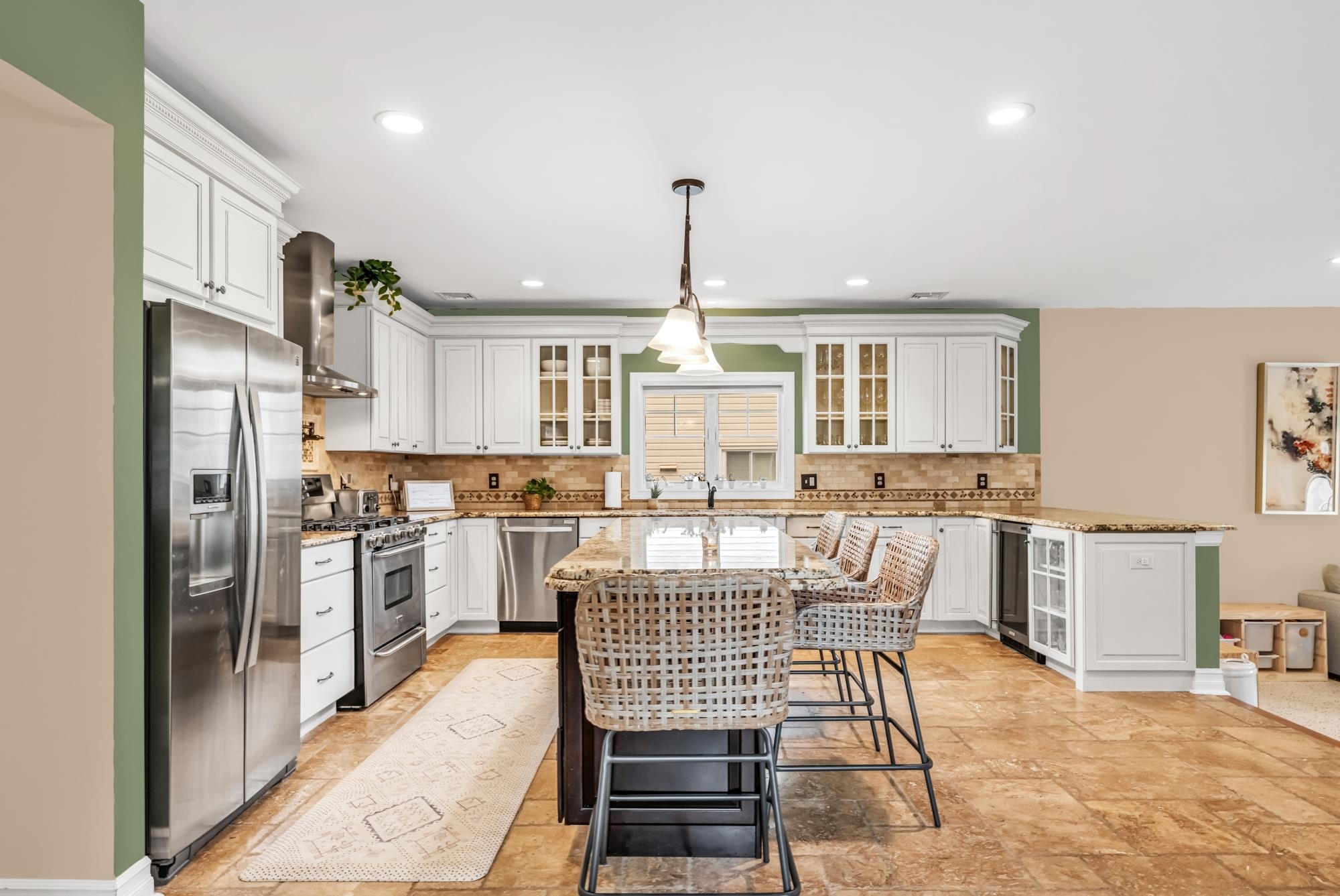 52 Woodward St, Saddle Brook, New Jersey image 2