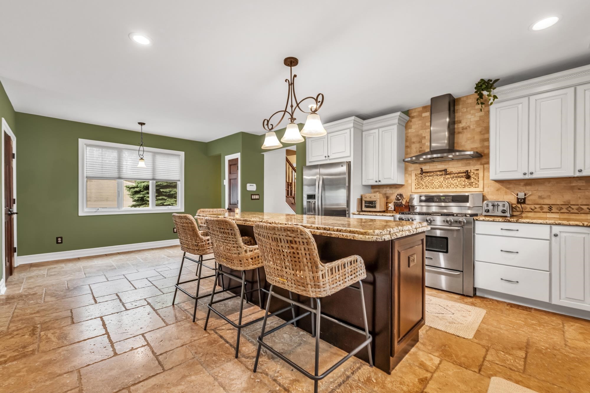 52 Woodward St, Saddle Brook, New Jersey image 4