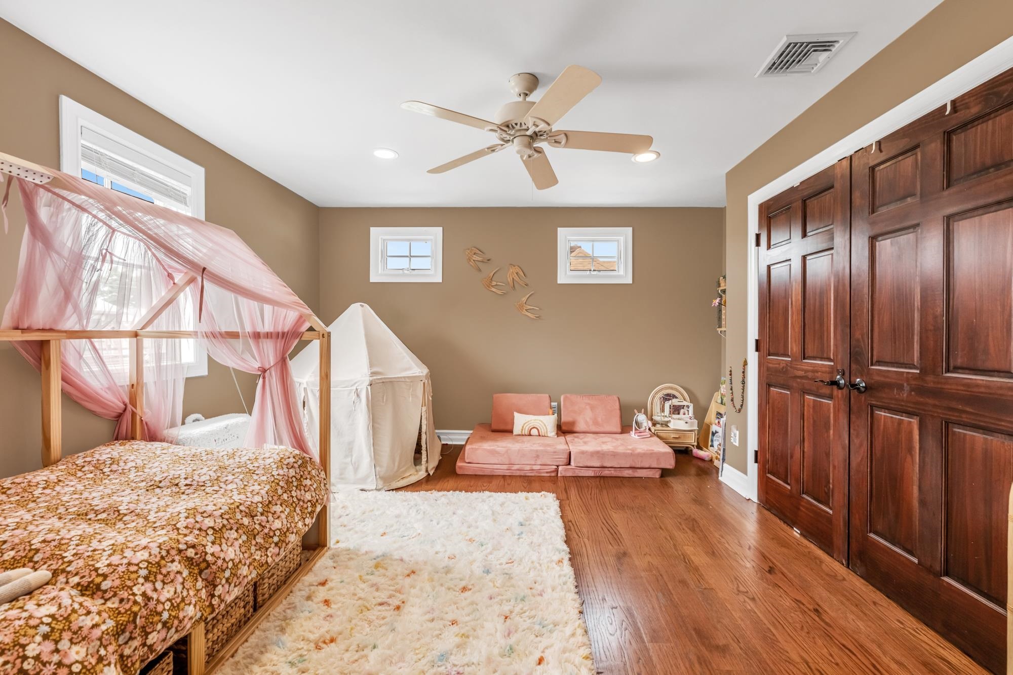 52 Woodward St, Saddle Brook, New Jersey image 25