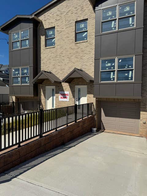 Townhouse For Sale - 761 4th St #B<br/> Secaucus, NJ 07094