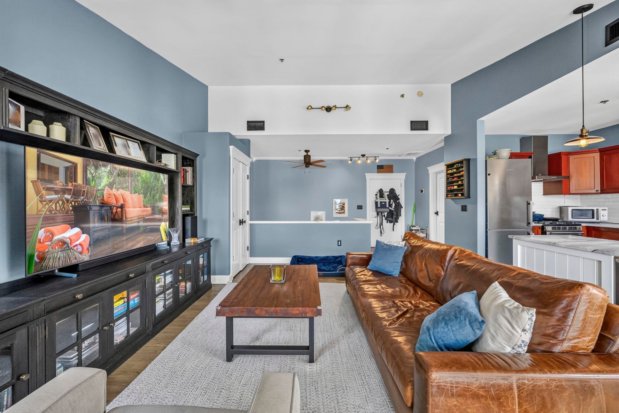1034 CLINTON ST 405