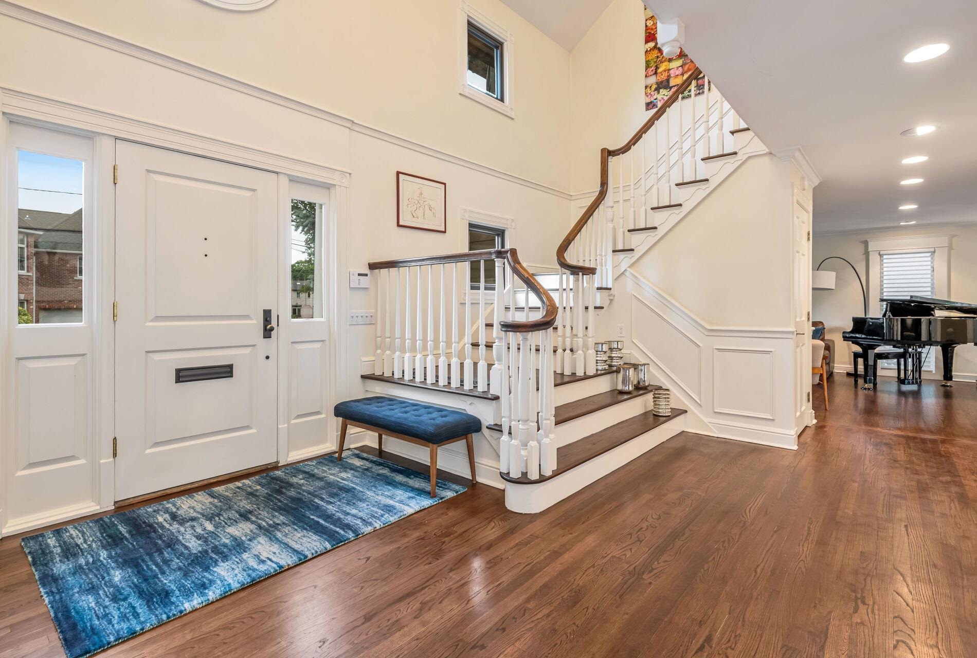 1115 BUCKINGHAM DR