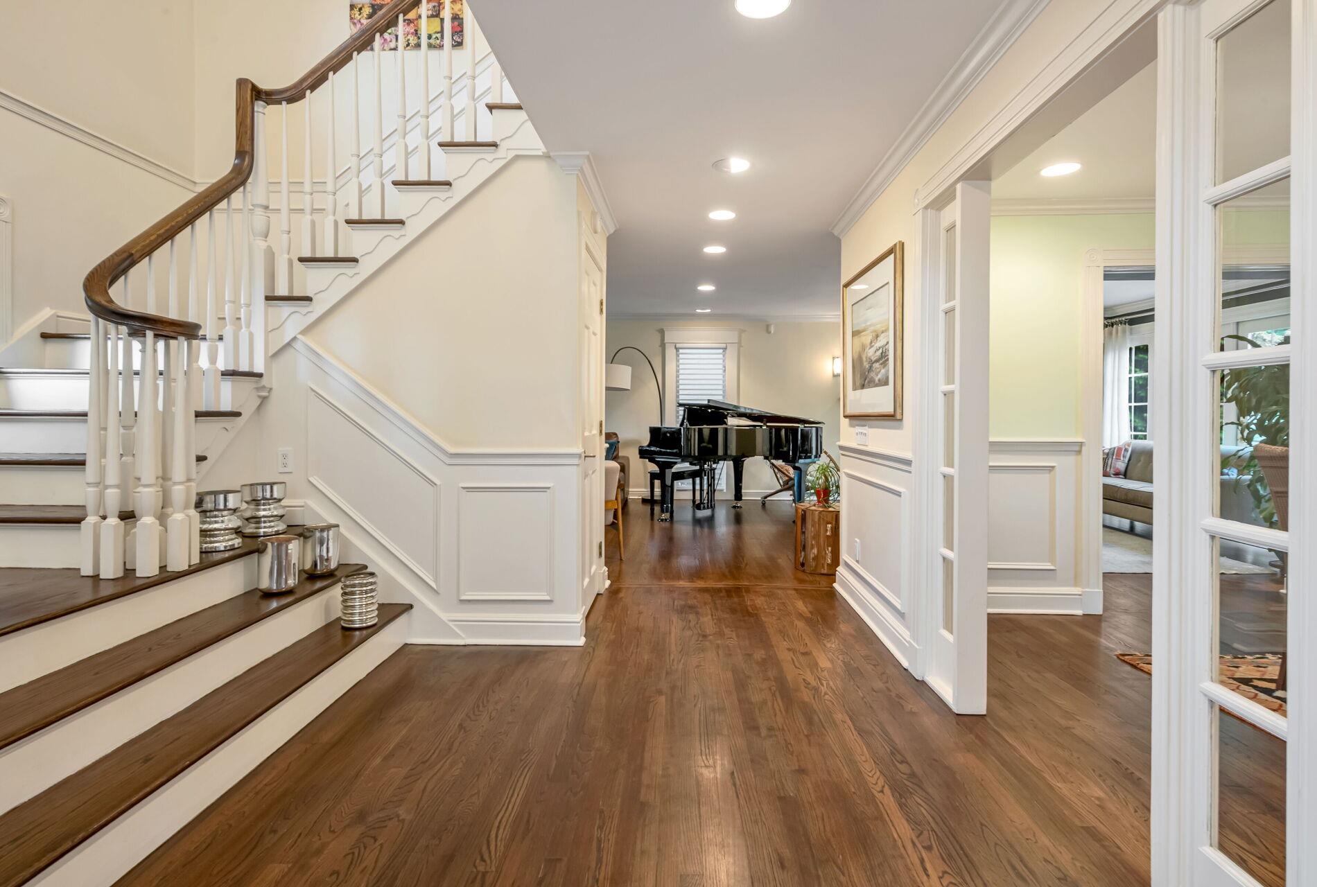 1115 BUCKINGHAM DR
