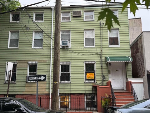 Apartment For Rent - 237 Barrow St #2<br/> Jersey City, NJ 07302
