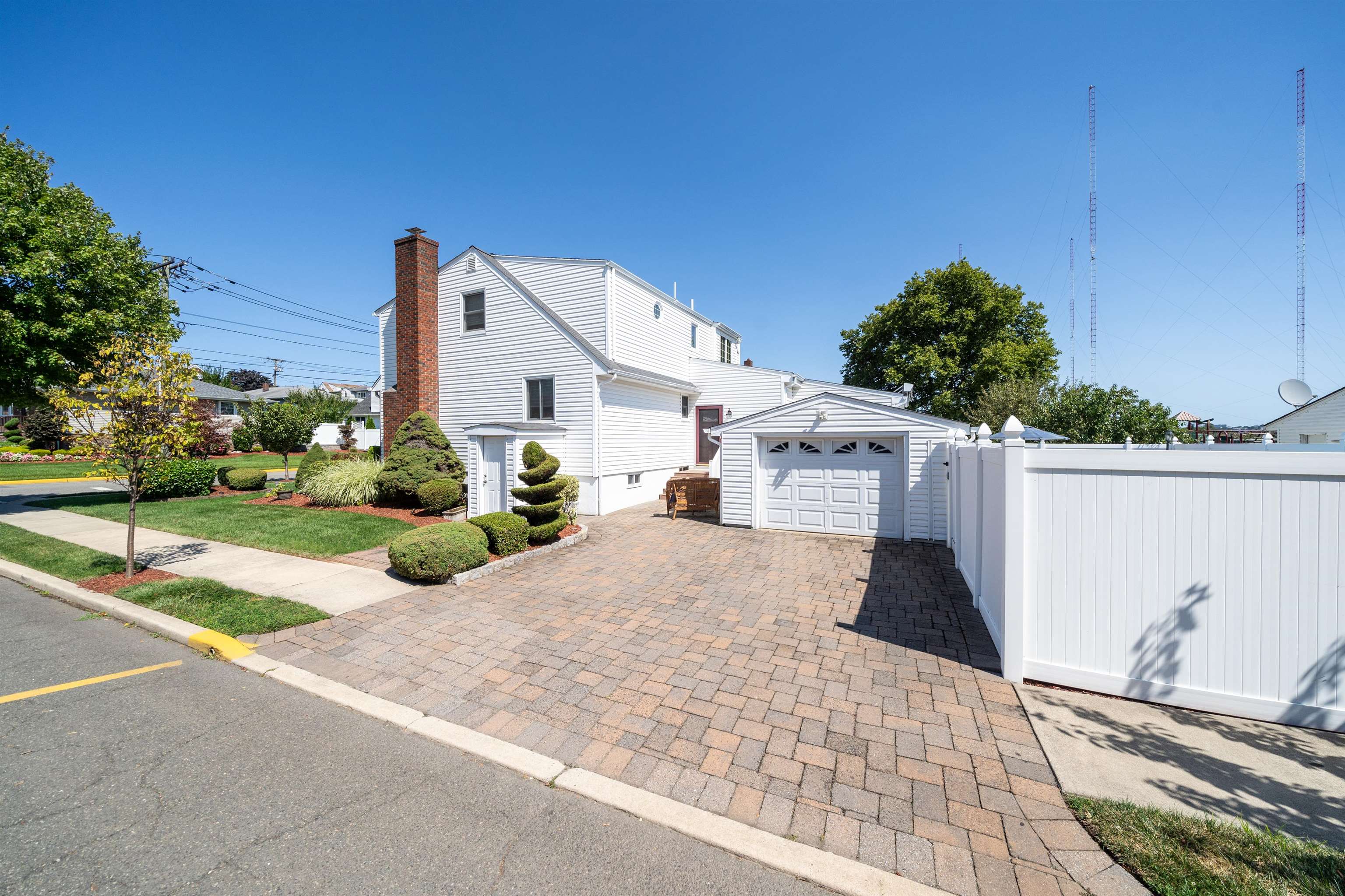 14 Radio Ave, Secaucus, New Jersey image 3