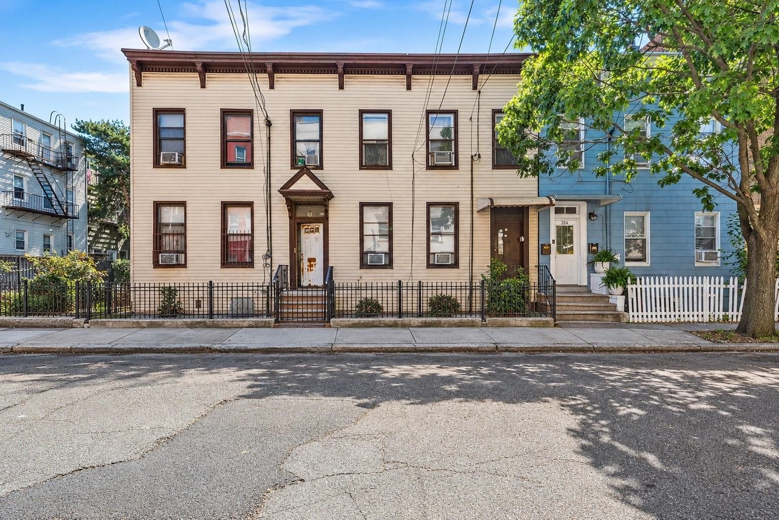 34 CONCORD ST