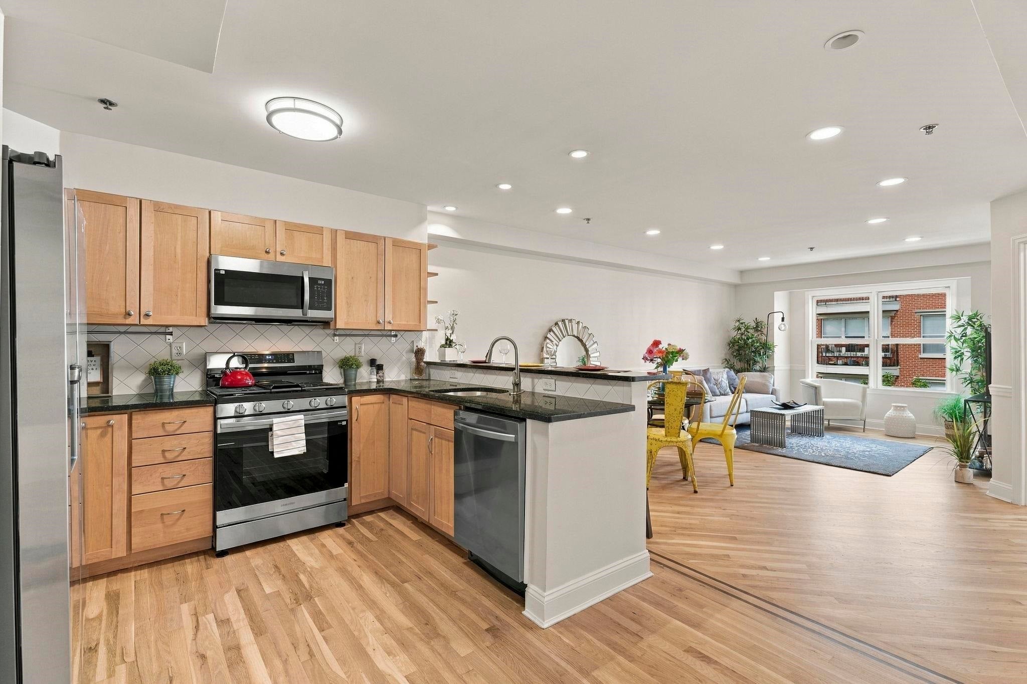 Search Homes 4 515 MONROE ST 3