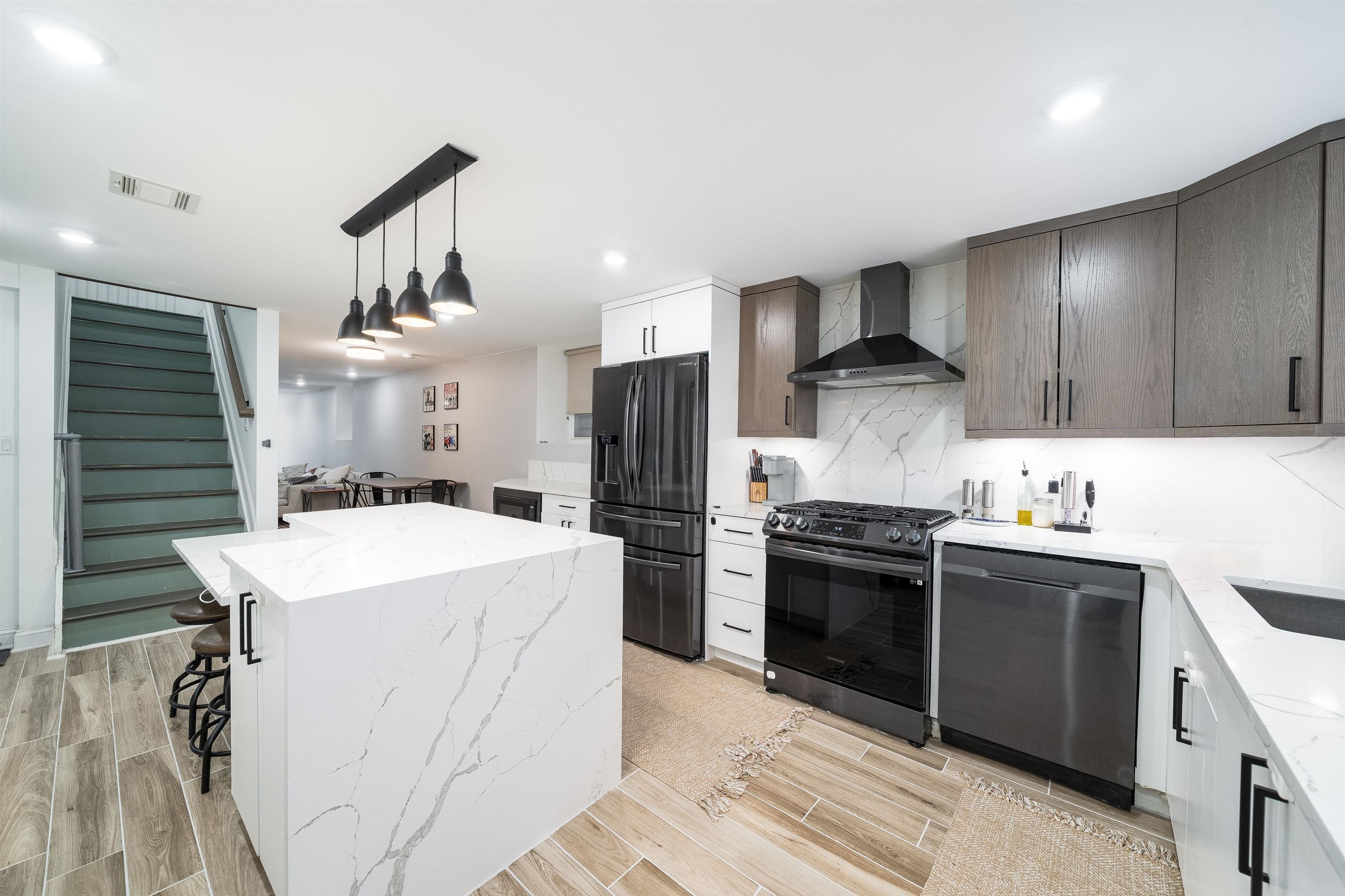 201 Zabriskie St #1, Jersey City, New Jersey image 1