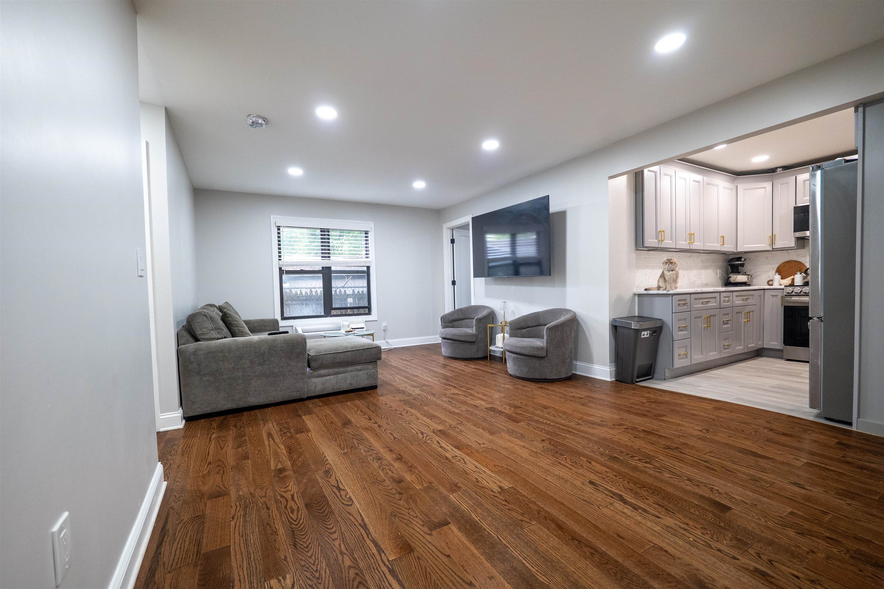 327 71st St #1E, Guttenberg, New Jersey image 1