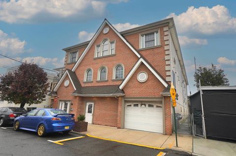 Condo For Sale - 6708 Jackson St #2<br/> Guttenberg, NJ 07093