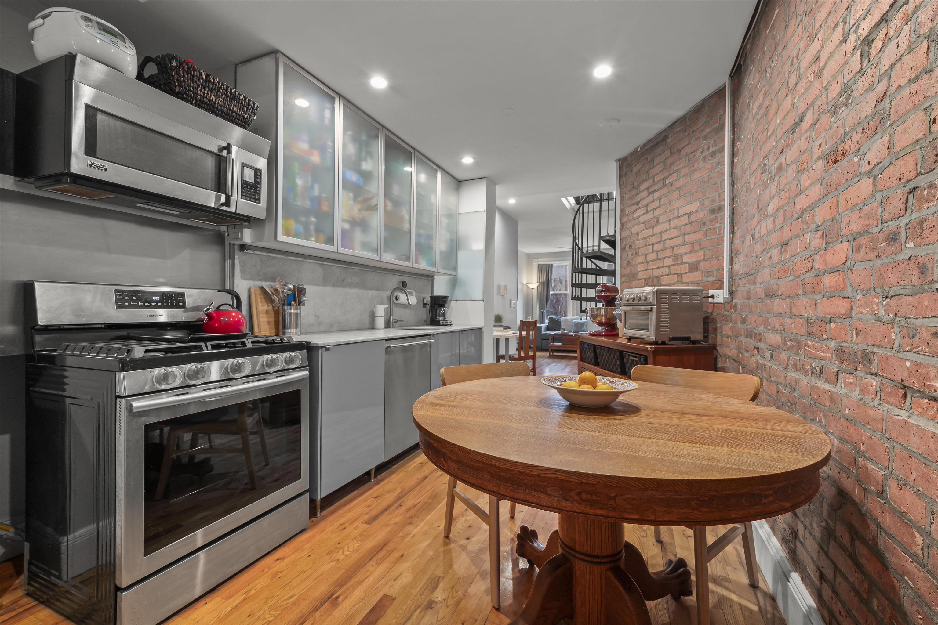 297 Pavonia Ave #2B, Jersey City, New Jersey image 3