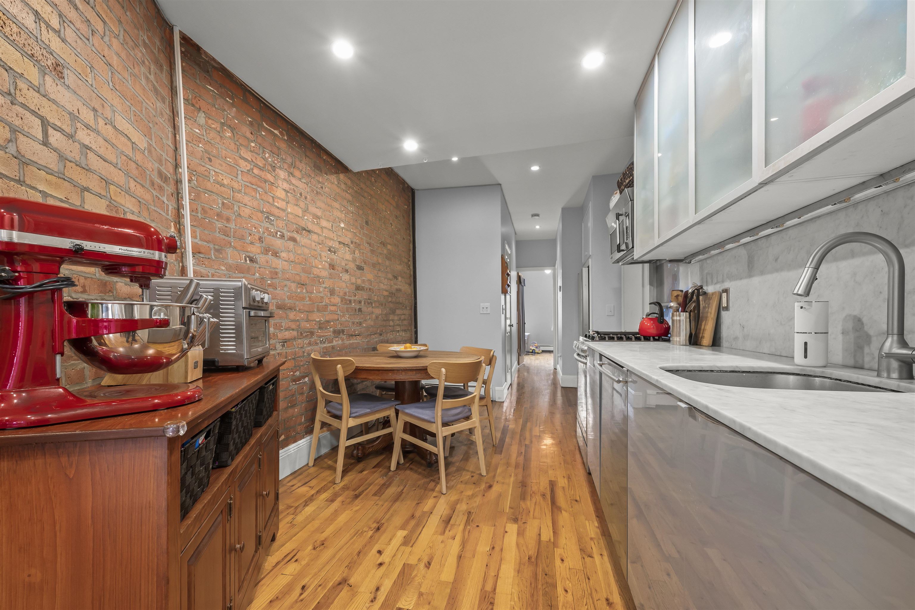 297 Pavonia Ave #2B, Jersey City, New Jersey image 4