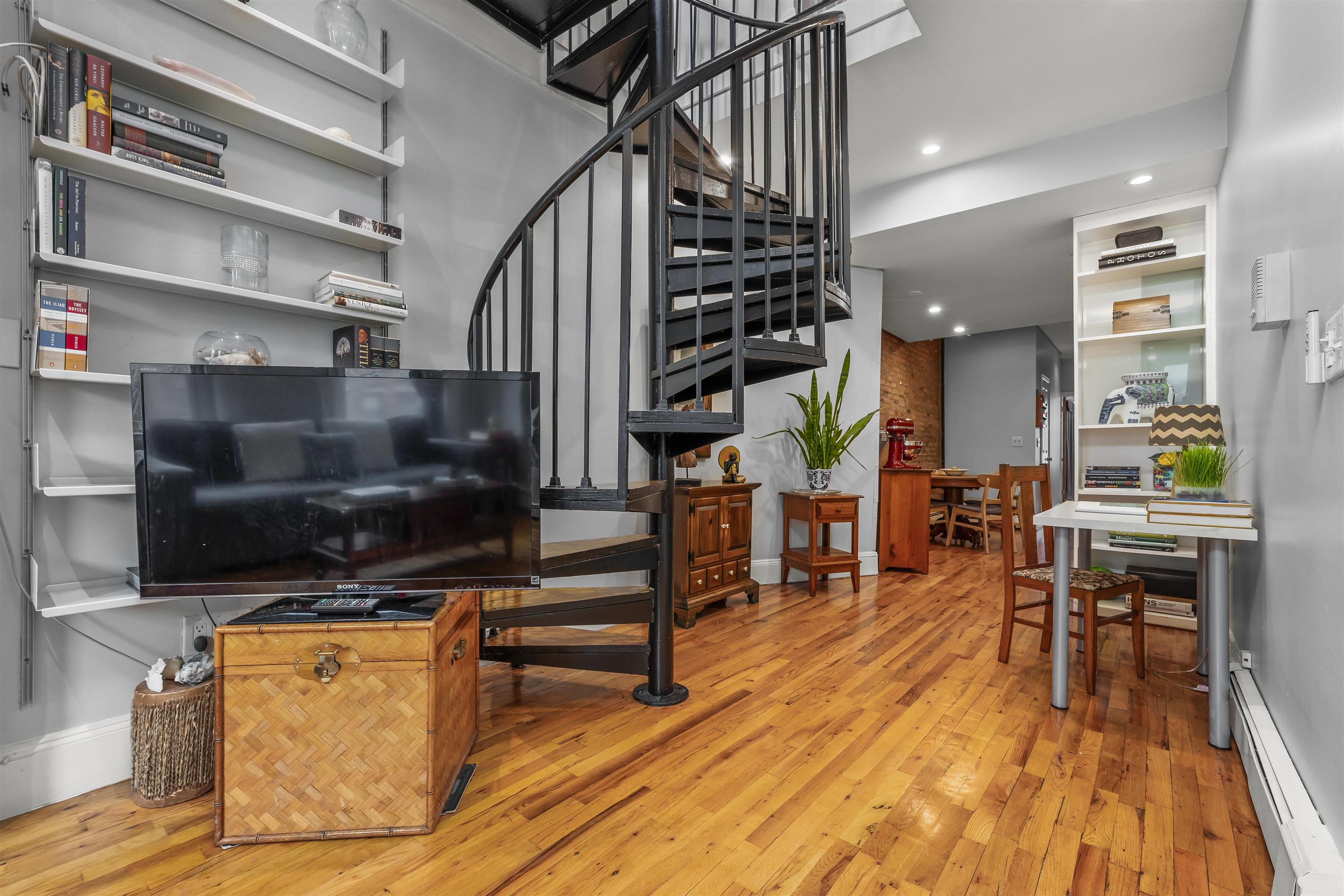297 Pavonia Ave #2B, Jersey City, New Jersey image 12