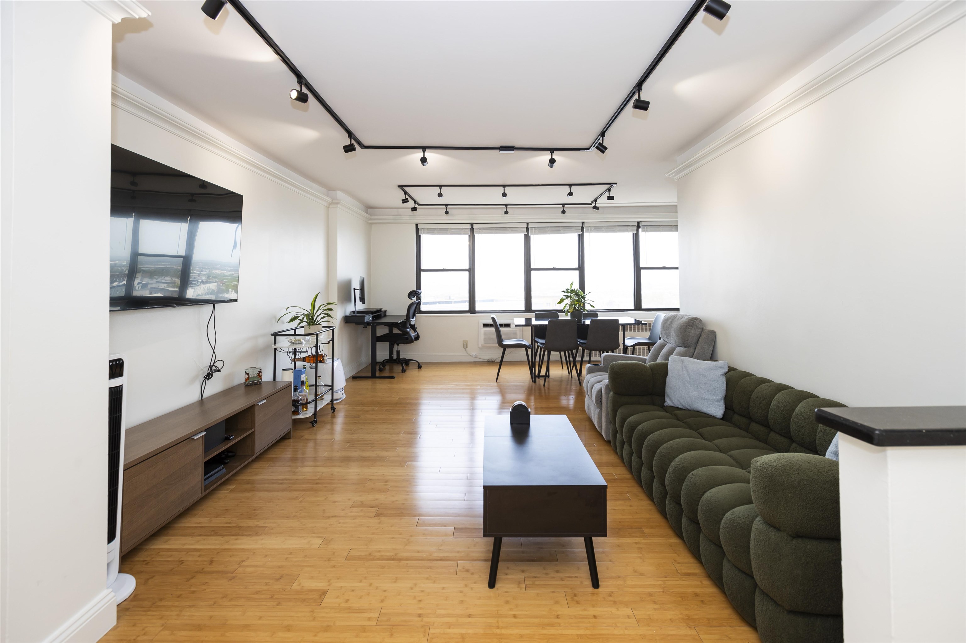 500 Central Ave #912, Union City, New Jersey image 2