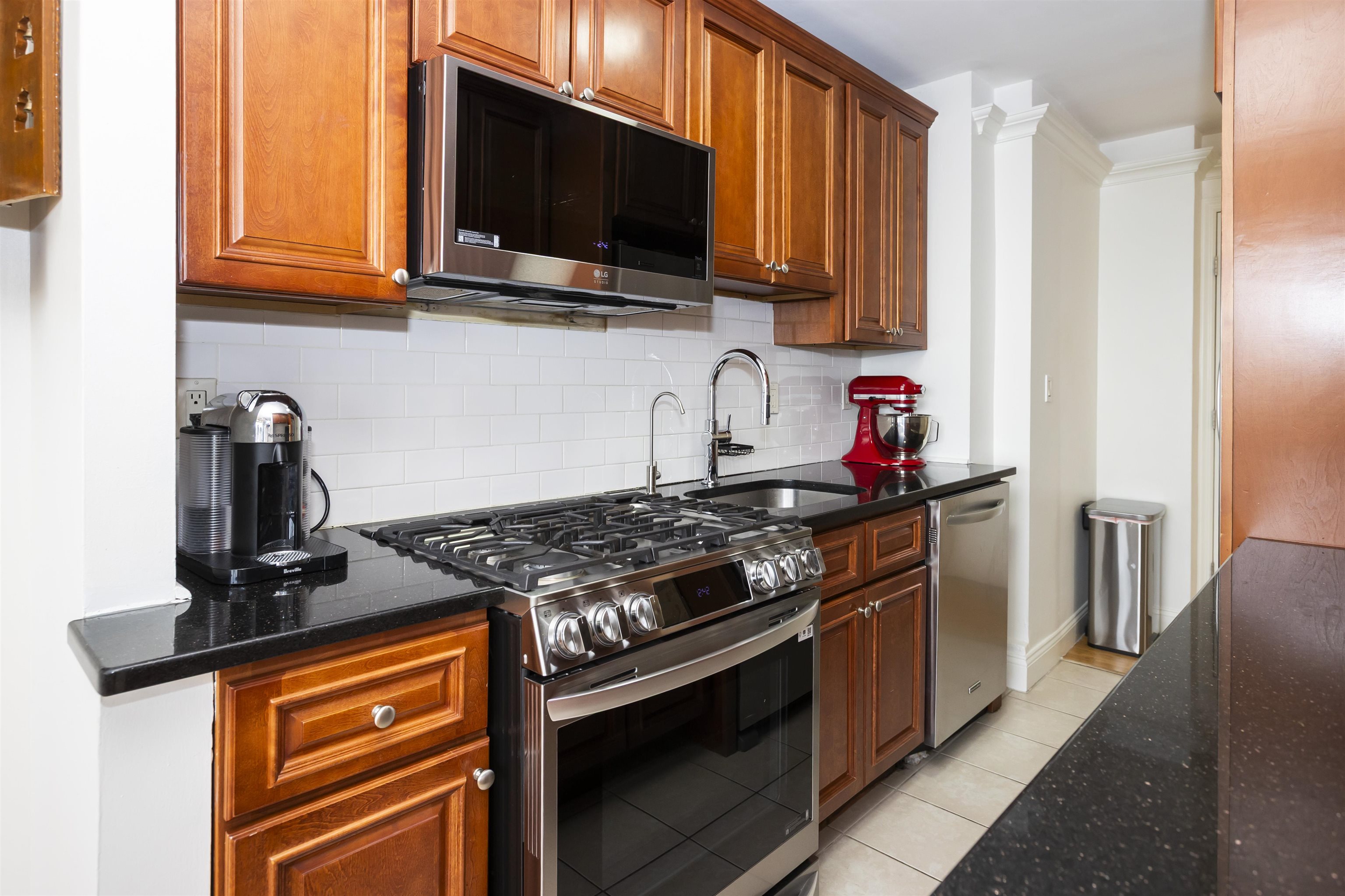 500 Central Ave #912, Union City, New Jersey image 9