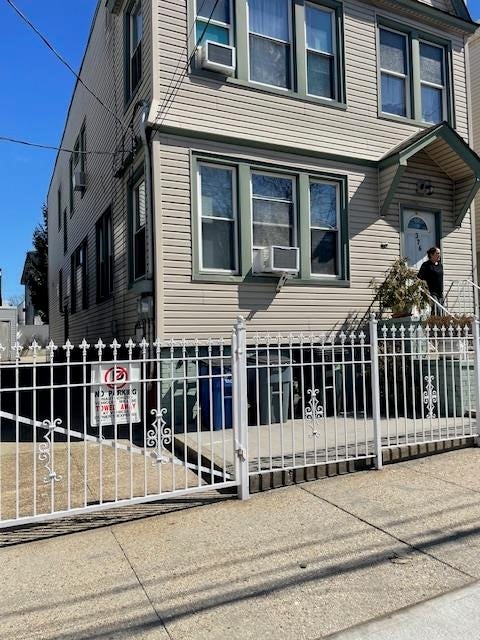 Multifamily For Sale - 376 Union St<br/> Jersey City, NJ 07304
