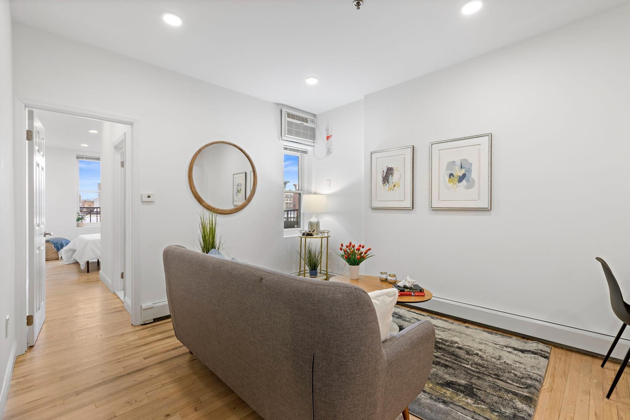 110 WASHINGTON ST #6 (4N)