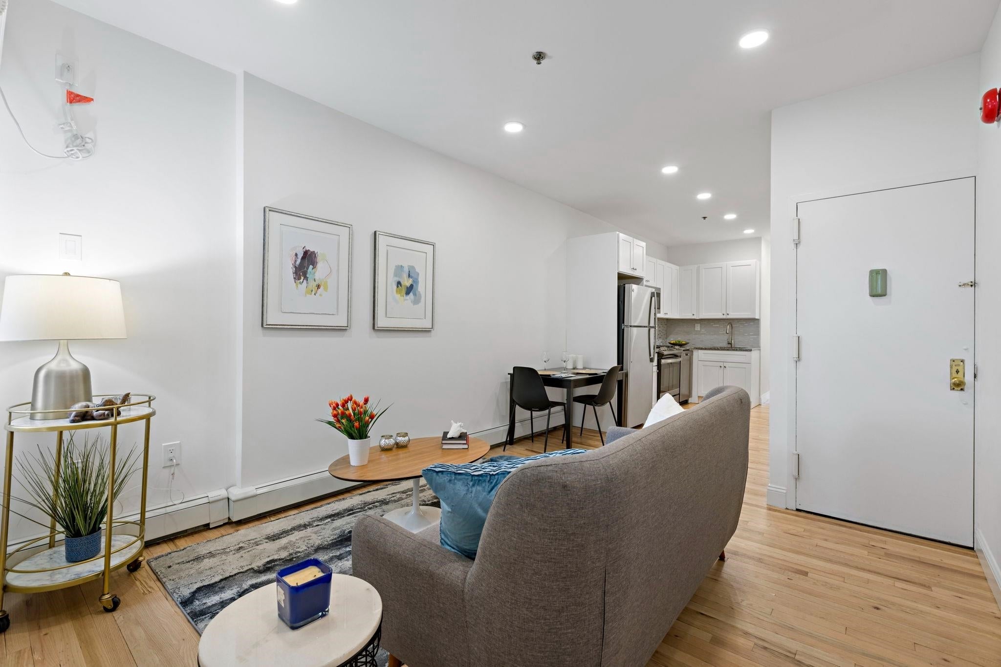 110 WASHINGTON ST #6 (4N)