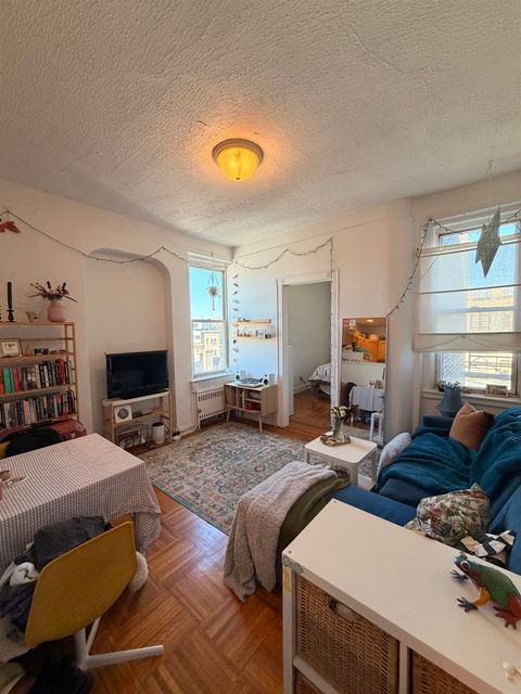 Apartment For Rent - 410 Washington St #14<br/> Hoboken, NJ 07030