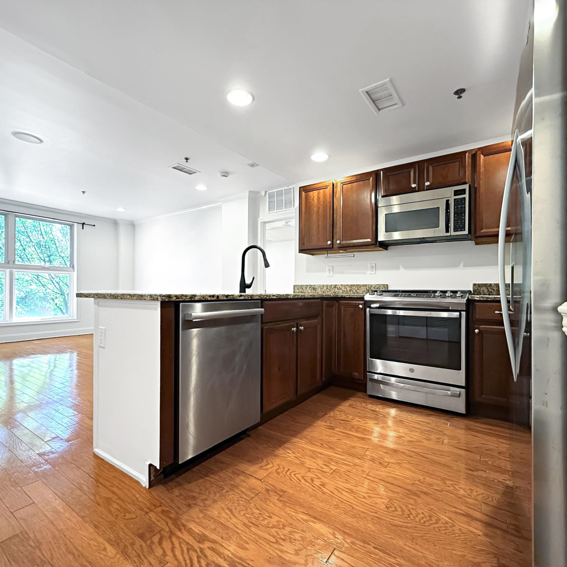 70 ADAMS ST 2F