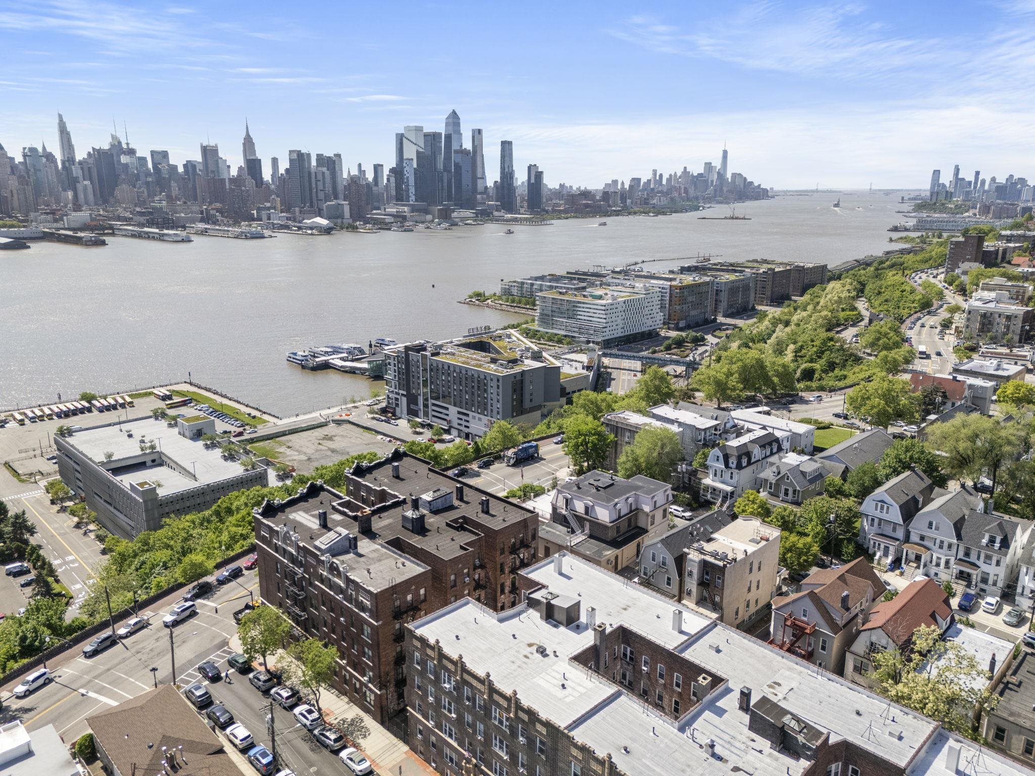 1055 Blvd East #D3, Weehawken, New Jersey image 2