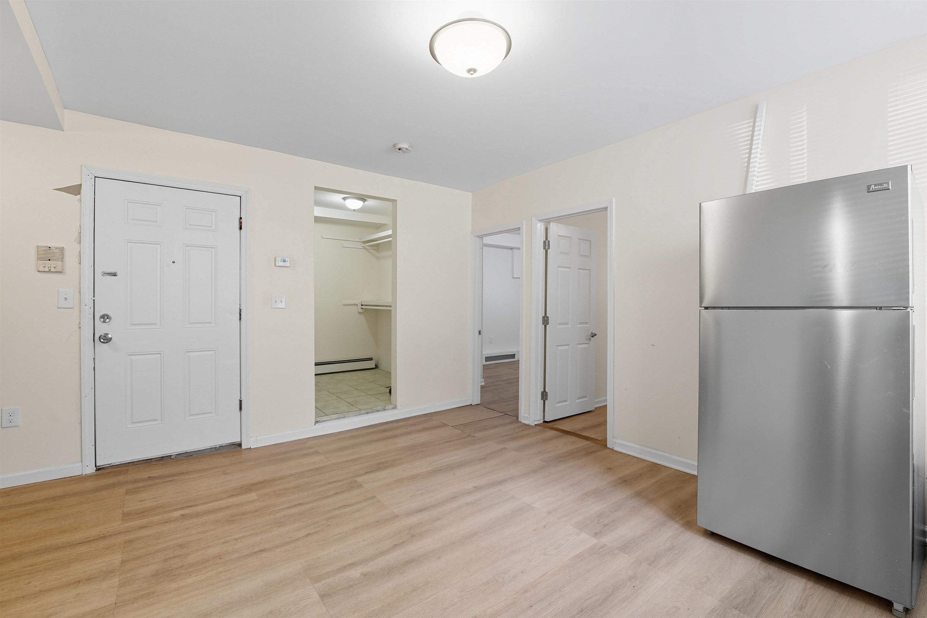 305 CATOR AVE BSMT