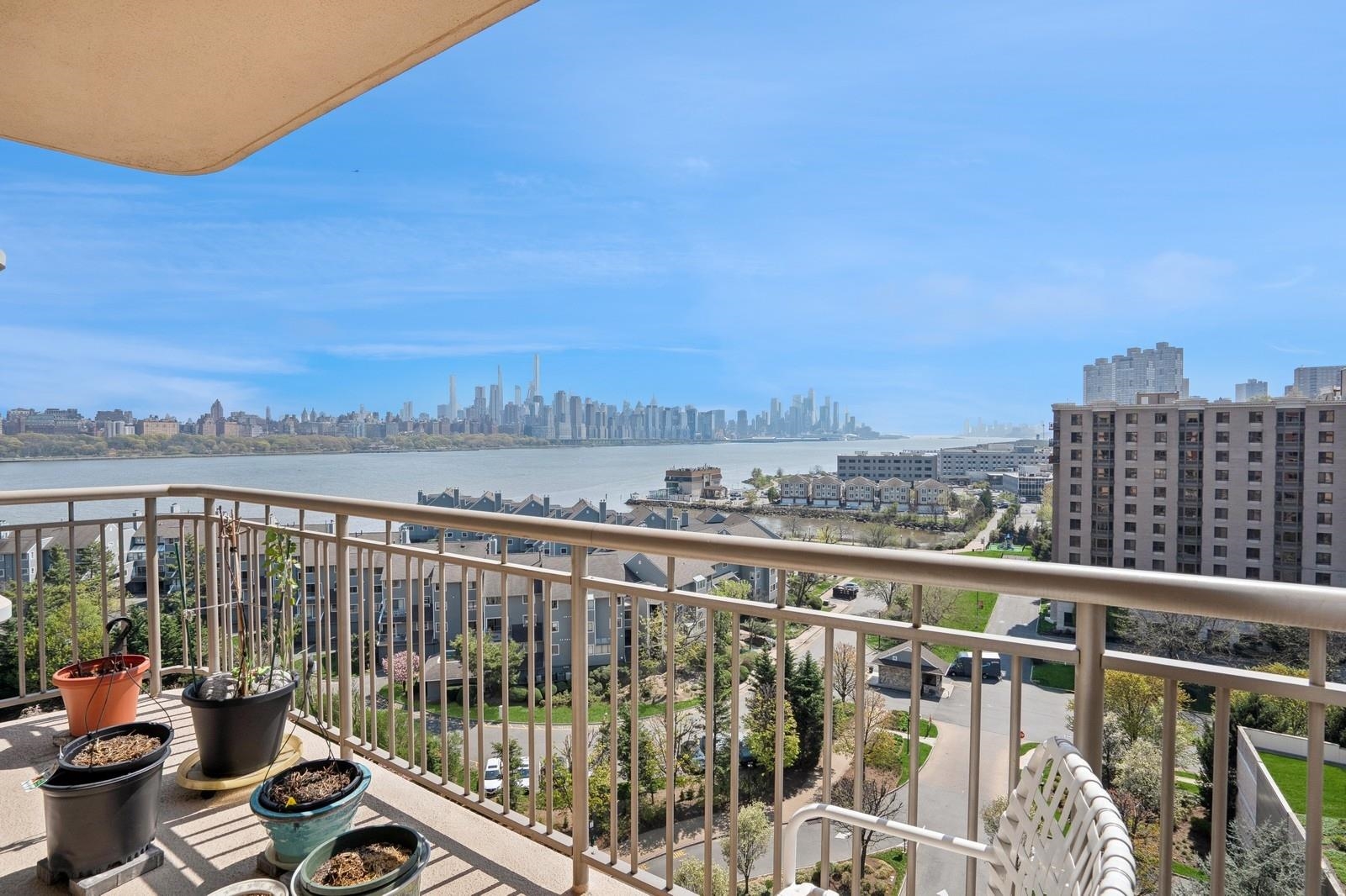 8100 River Rd #1101, North Bergen, New Jersey image 2