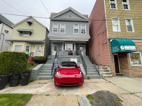 133 AVENUE B Bayonne NJ 07002