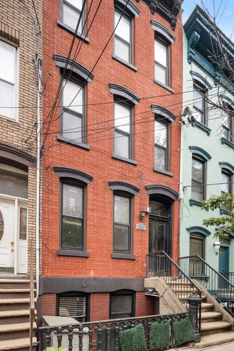 Featured picture for the property 240010133