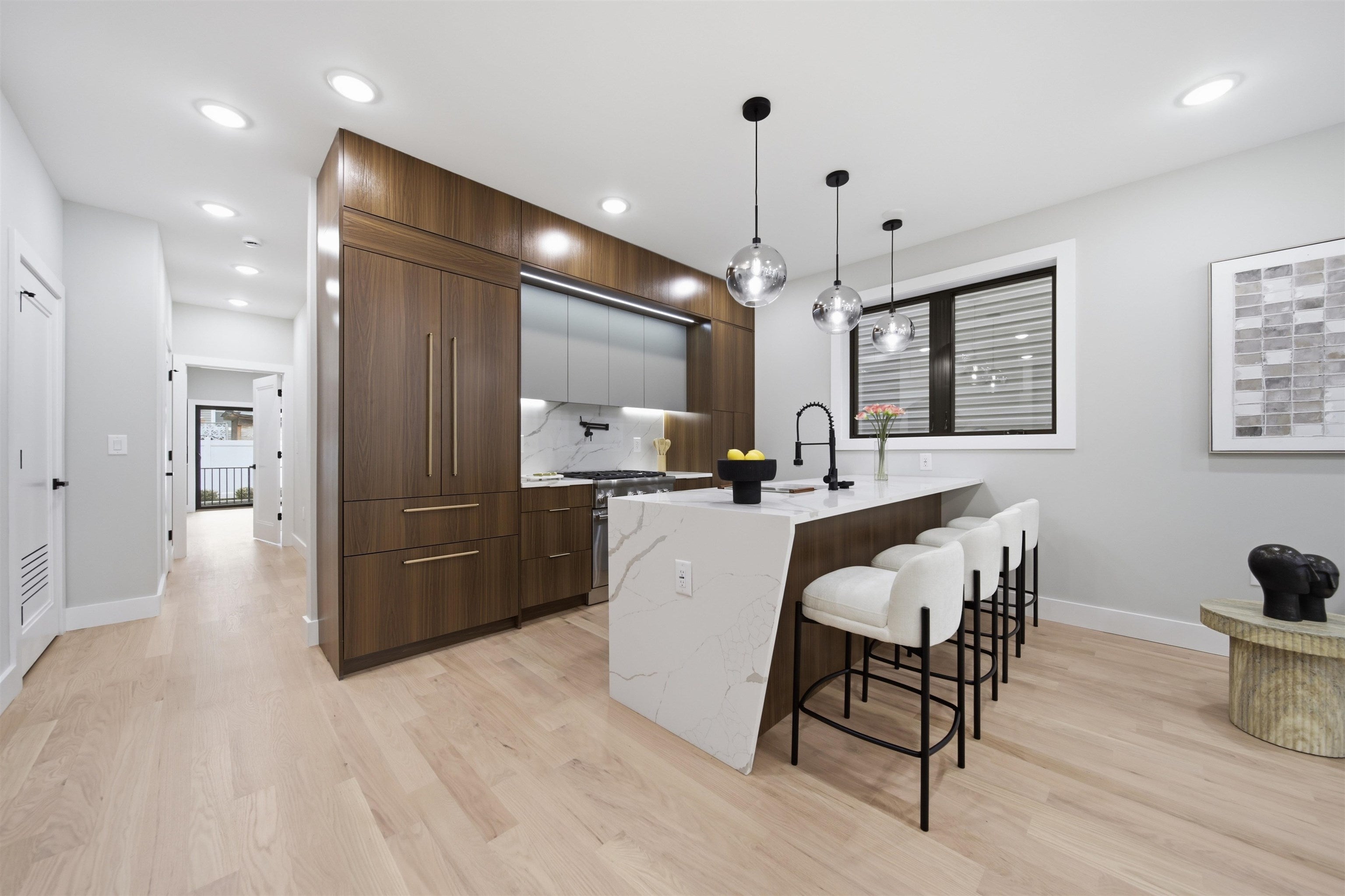 24 LINCOLN ST 1