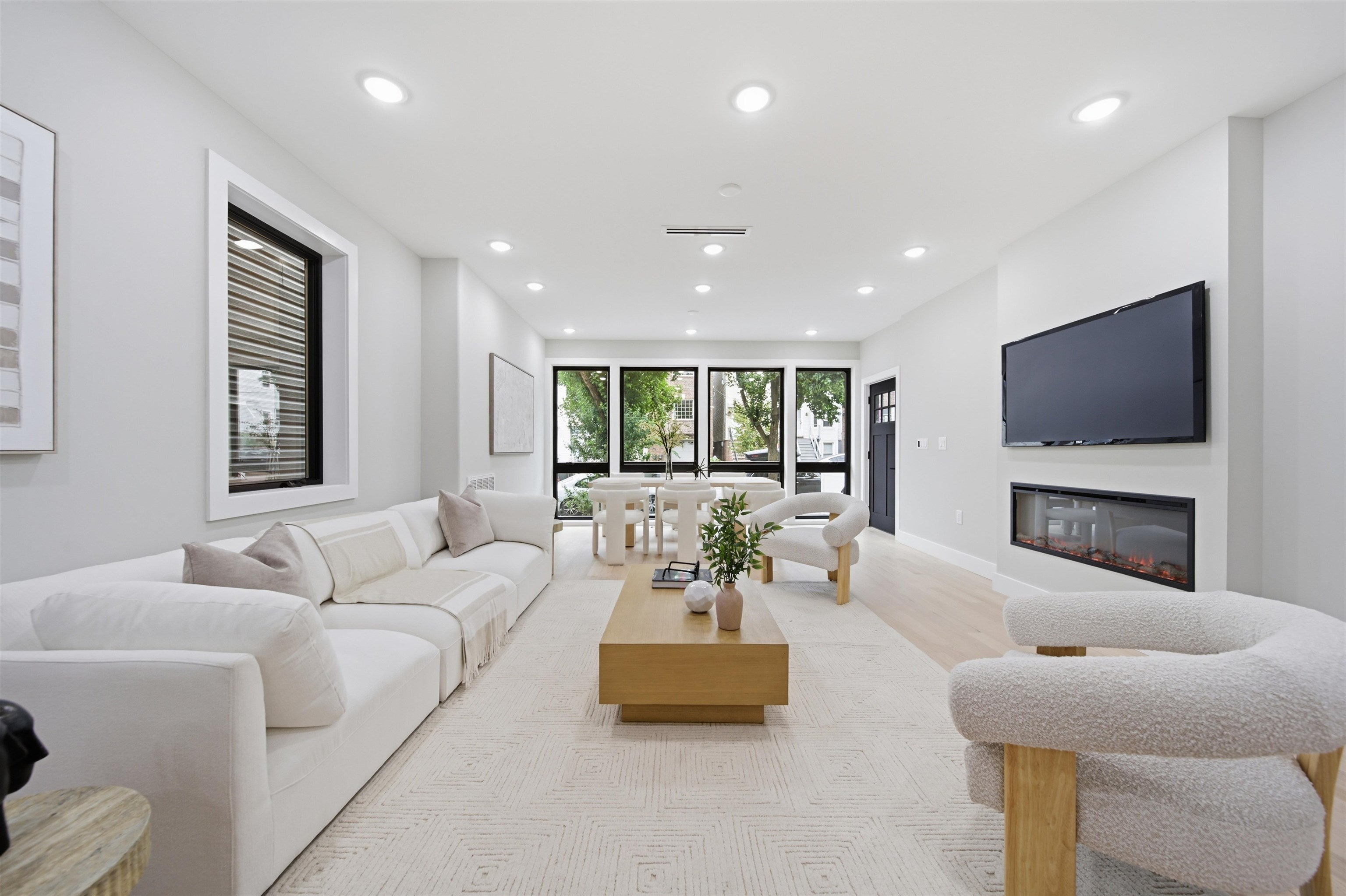 24 LINCOLN ST 1