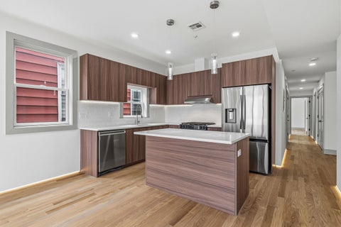 Condo For Sale - 161 Woodlawn Ave #2<br/> Jersey City, NJ 07305