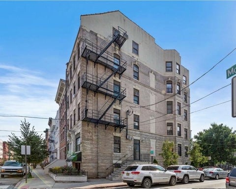Condo For Rent - 301 Monroe St #3R<br/> Hudson County, Hoboken, NJ 07030