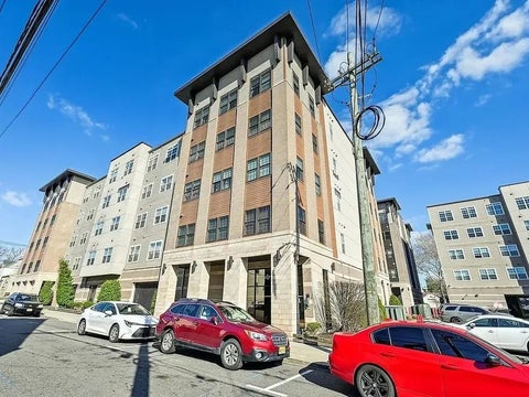 Condo For Sale - 5808 Washington St #310<br/> West New York, NJ 07093