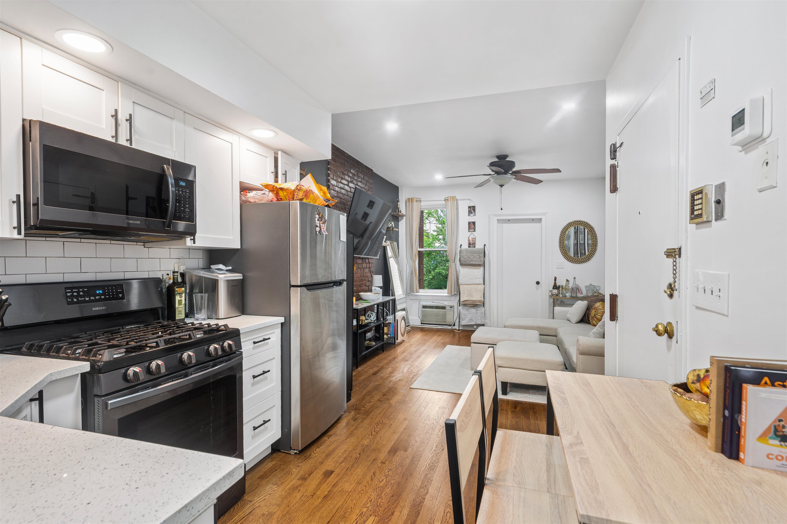 422 Grand St #4, Hoboken, New Jersey image 3