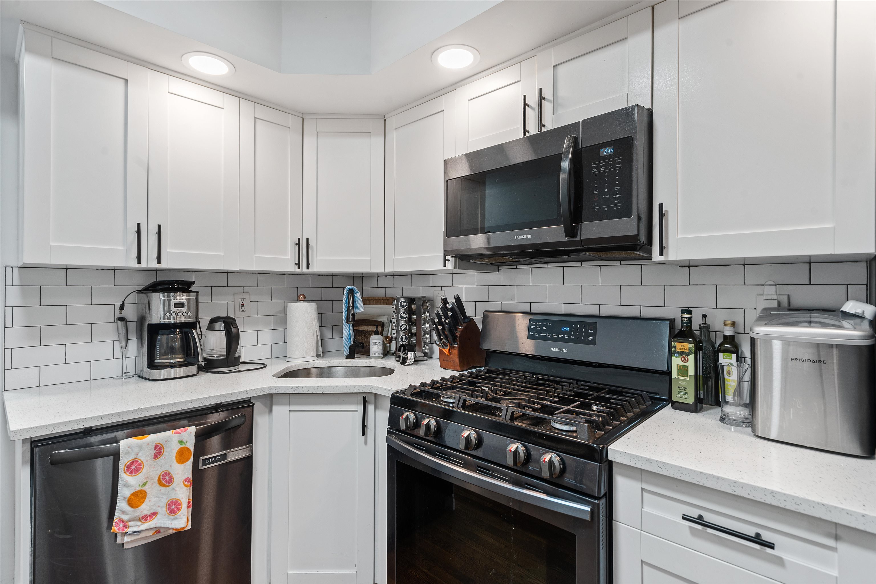 422 Grand St #4, Hoboken, New Jersey image 5