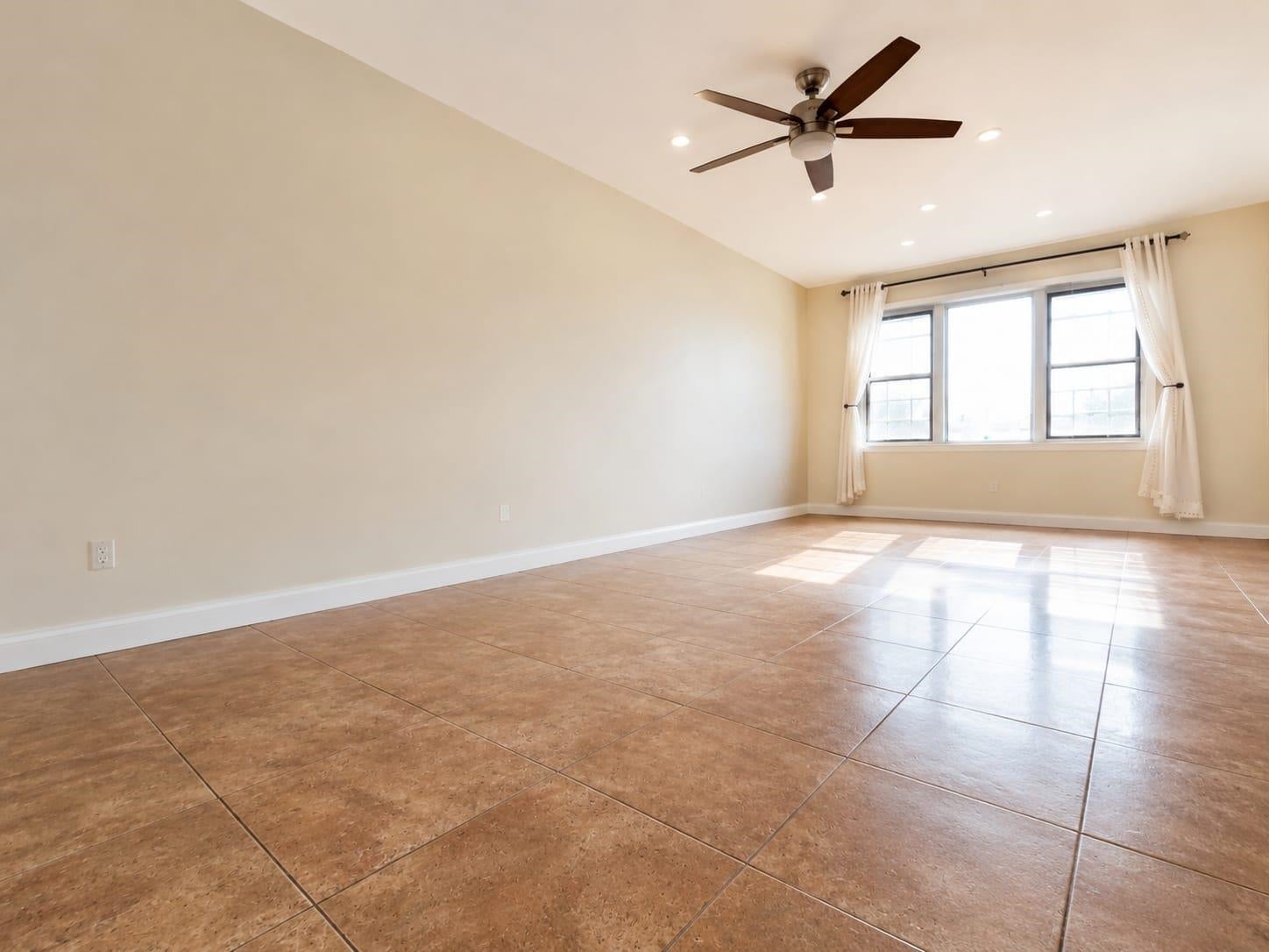 2215 GRAND AVE 4