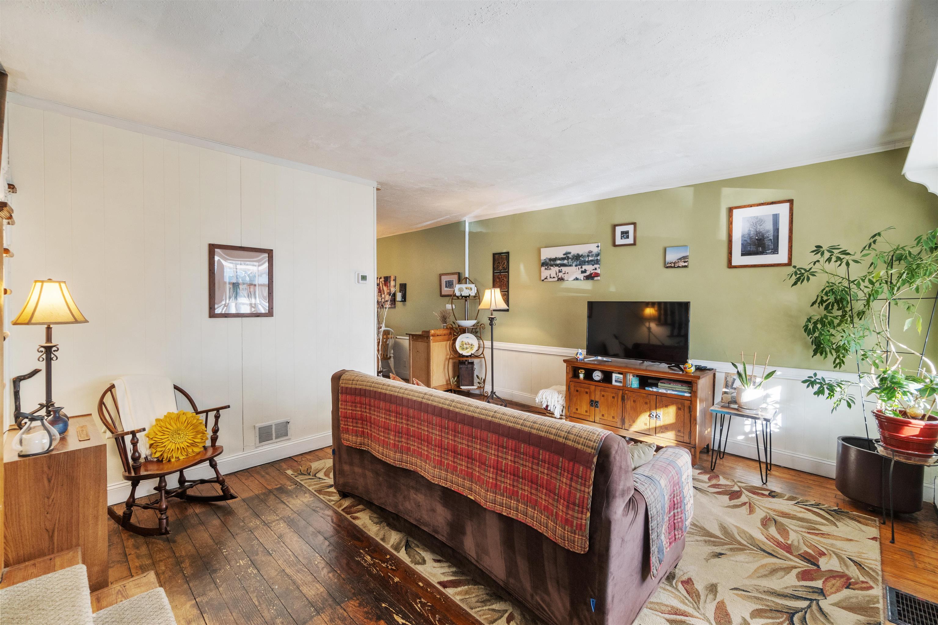 43 West 40th St, Bayonne, New Jersey image 2