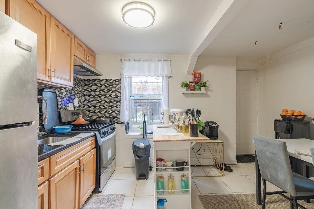 Search Homes 2 92 HANCOCK AVE