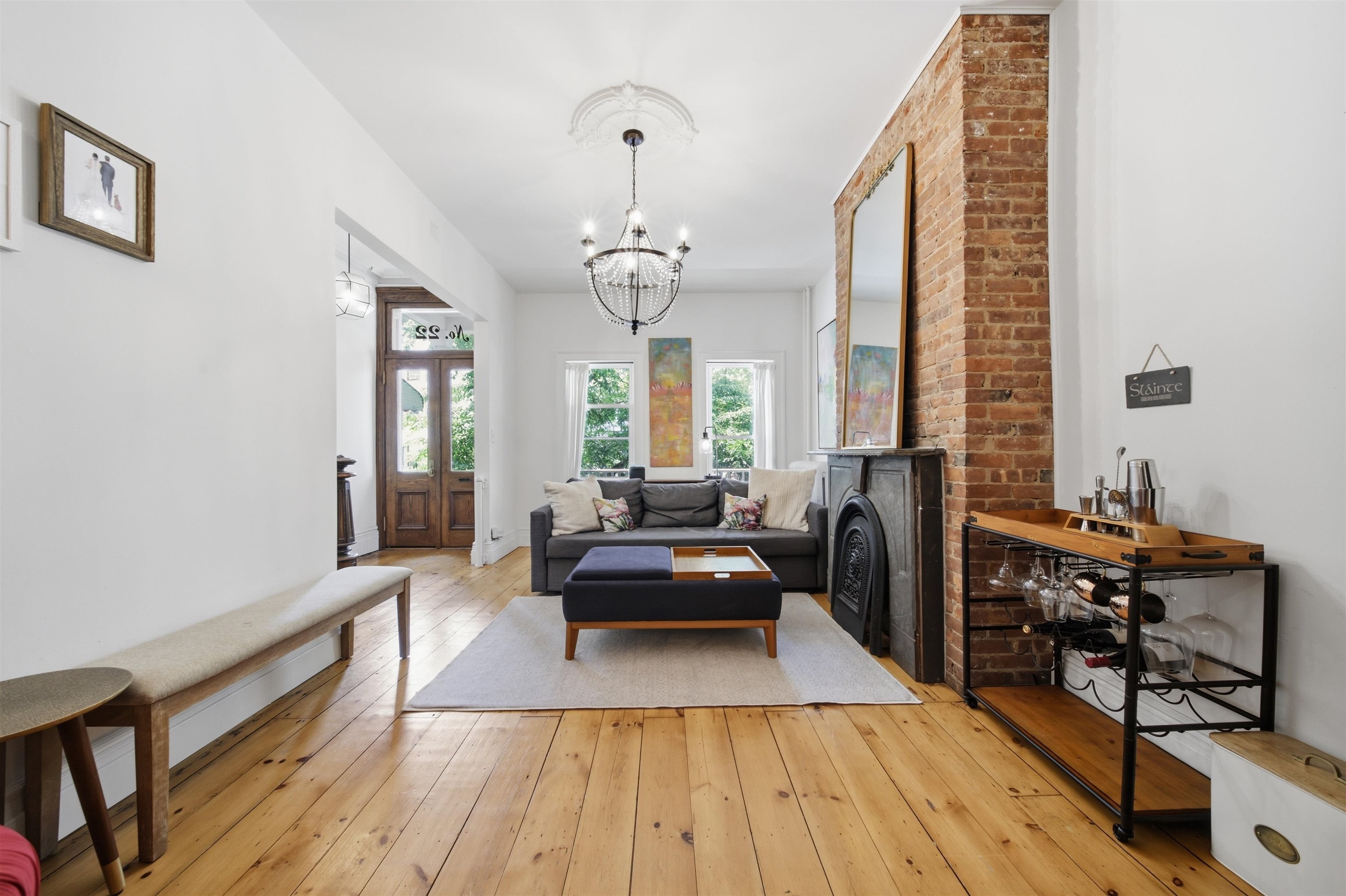 22 LAIDLAW AVE