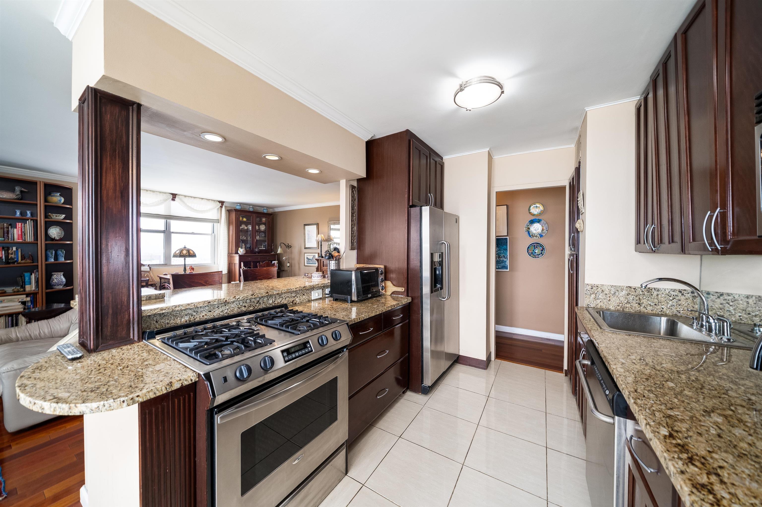 6040 Blvd East #23G, West New York, New Jersey image 17