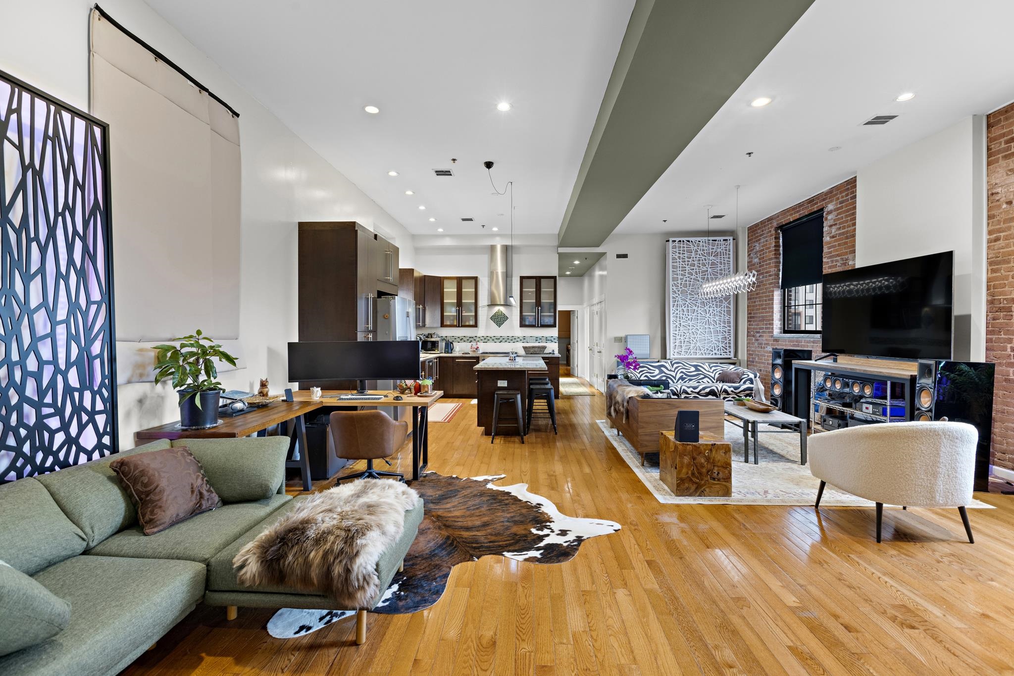 9 EAST 18TH ST