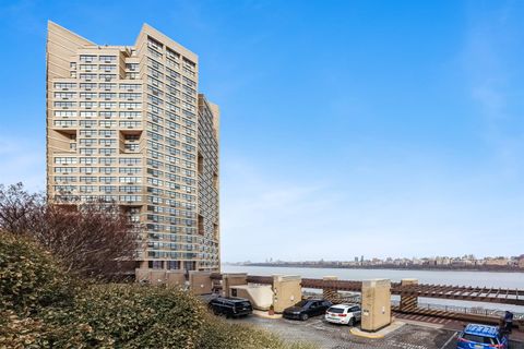 Condo For Sale - 7004 John F Kennedy Blvd #4A<br/> Hudson County, Guttenberg, NJ 07093